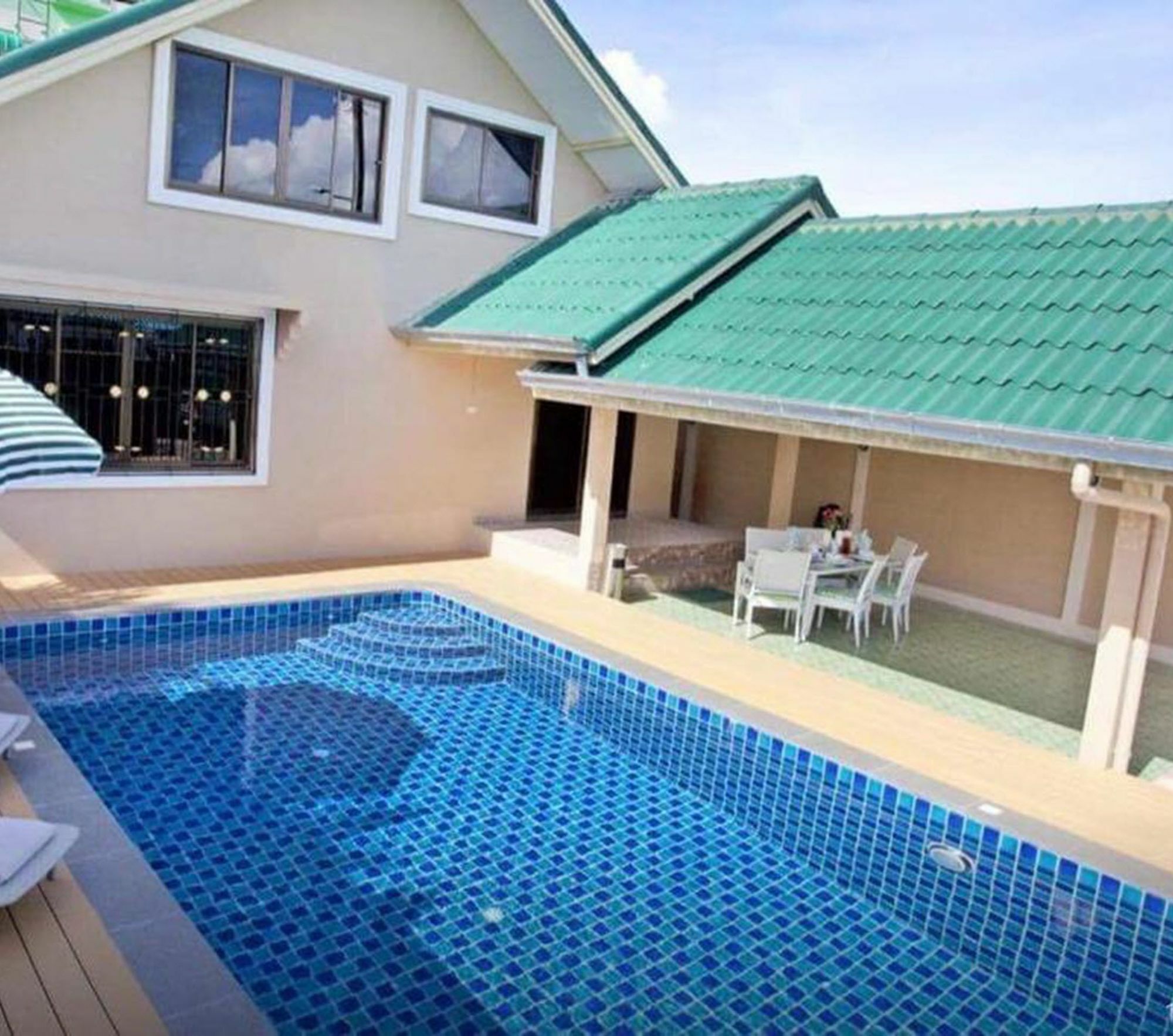 Pool Villa Tanzanite Near Walking Street Pattaya Buitenkant foto
